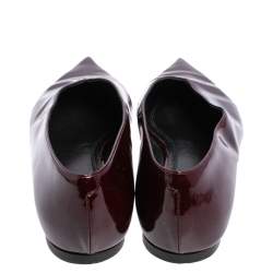 Pre Owned حذاء باليرينا فلات سيلين جلد عنابي لامع رقبة حرف في مقاس 37