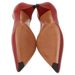 Pre Owned حذاء كعب عالي سيلين جلد أحمر رقبة حرف ڨي مقدمة مدببة مقاس 40