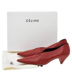 Pre Owned حذاء كعب عالي سيلين جلد أحمر رقبة حرف ڨي مقدمة مدببة مقاس 40