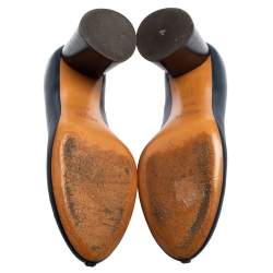 Pre Owned حذاء كعب عالى سيلين جلد أزرق كحلي رقبة حرف ڨي كعب سميك مقاس 38.5