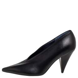 مملوكة مسبقًا Celine Black Leather V Neck Pointed Toe Pumps Size 38.5