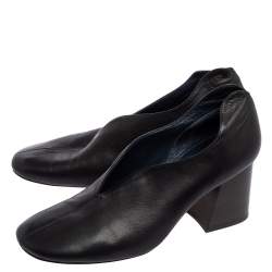 Pre Owned Celine Black Leather V-Neck Block Heel Pumps Size 38.5