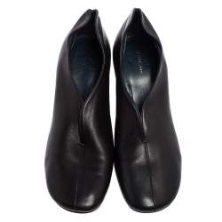 Pre Owned Celine Black Leather V-Neck Block Heel Pumps Size 38.5