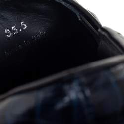 Pre Owned حذاء رياضي سيلين جلد نقشة تمساح أزرق كحلي سليب أون مقاس 35.5 