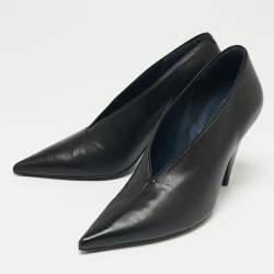 Pre Owned حذاء كعب عالي سيلين جلد أسود برقبة على شكل V ومقدمة مدببة مقاس 36