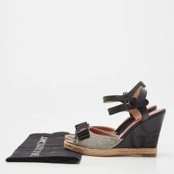 مملوكة مسبقًا CH Carolina Herrera Black/Grey Leather and Canvas Wedge Ankle Strap Sandals Size 36