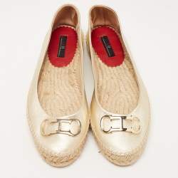 Pre Owned CH Carolina Herrera Gold Leather Logo Buckle Espadrille Flats Size 38