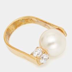 Pre Owned Carolina Herrera Faux Pearl Crystal Gold Tone Ring Size 52