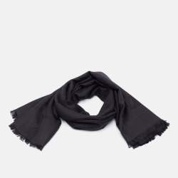 مملوكة مسبقًا CH Carolina Herrera Black Silk & Wool Rosette Insignia Shawl
