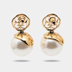 Pre Owned CH Carolina Herrera Gold Tone Logo Pearl Drop Earrings