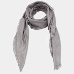 CH Carolina Herrera grey Silk & Wool Rosette Insignia Shawl