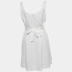 Pre Owned فستان سي أتش كارولينا هيريرا أبيض منقوش جاكارد بلا أكمام قصير كبير