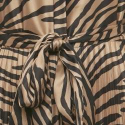 مملوكة مسبقًا فستان ميدي بليسيه ساتان بطبعة حيوانات بني سي إتش كارولينا هيريرا مقاس كبير