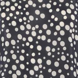 مملوكة مسبقًا طقم توب وبنطال حرير منقط أزرق/أبيض من سي أتش كارولينا هيريرا مقاس متوسط