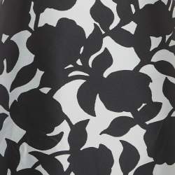 مملوكة مسبقًا فستان سي أتش كارولينا هيريرا مطبوع زهور أحادي اللون ظهر مقوس بلا أكمام مقاس كبير (كبير)