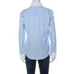 Pre Owned قميص كارولينا هيريرا أوكسفورد مطرز كريست أزرار أمامية قطن أزرق M