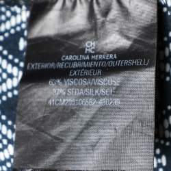 Pre Owned توب سي أتش كارولينا رقبة بطيات درابيه مزيج حرير مطبوع كحلي مقاس صغير جدا