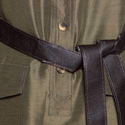 مملوكة مسبقًا فستان قصير سي أتش كارولينا هيريرا حرير أخضر زيتوني بحزام مقاس متوسط (ميديوم)