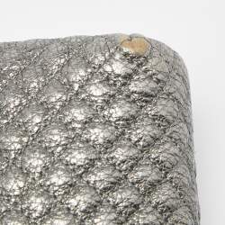 مملوكة مسبقًا CH Carolina Herrera Metallic Silver Quilted Leather Front Zip Crossbody Bag