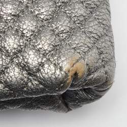 مملوكة مسبقًا CH Carolina Herrera Metallic Silver Quilted Leather Front Zip Crossbody Bag