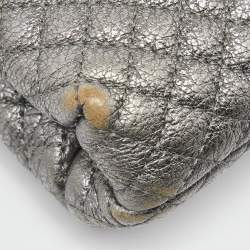 مملوكة مسبقًا CH Carolina Herrera Metallic Silver Quilted Leather Front Zip Crossbody Bag