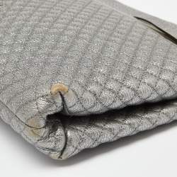 مملوكة مسبقًا CH Carolina Herrera Metallic Silver Quilted Leather Front Zip Crossbody Bag
