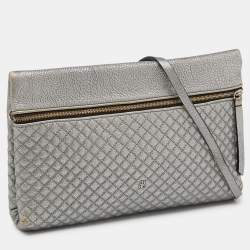 مملوكة مسبقًا CH Carolina Herrera Metallic Silver Quilted Leather Front Zip Crossbody Bag
