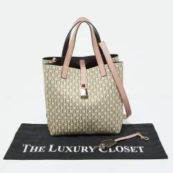 Pre Owned حقيبة يد كارولينا هيريرا قفل ماترايوشكا جلد وكانفاس مقوى مونوغرامى وردية / بيج 