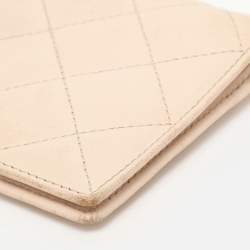 Pre Owned CH Carolina Herrera Cream Leather Continental Bifold Wallet
