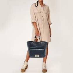 Pre Owned حقيبة يد سي أتش كارولينا هيريرا شوبير جلد أزرق كحلي بجيب