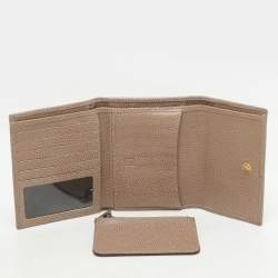Pre Owned CH Carolina Herrera Beige Leather Trifold Wallet