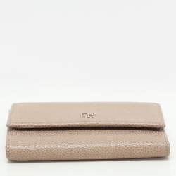 Pre Owned CH Carolina Herrera Beige Leather Trifold Wallet