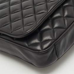 مملوكة مسبقًا حقيبة كتف سي إتش كارولينا هيريرا جلد مبطن أسود بغطاء سلسلة