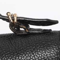 مملوكة مسبقًا حقيبة سي إتش كارولينا هيريرا مينييتو جلد أسود صغير بيد علوية