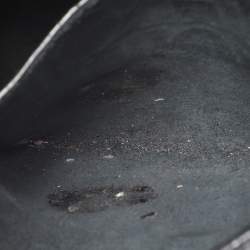 مملوكة مسبقًا حقيبة سي إتش كارولينا هيريرا مينييتو جلد أسود صغير بيد علوية