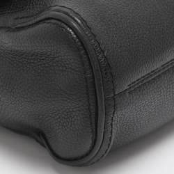 مملوكة مسبقًا حقيبة سي إتش كارولينا هيريرا مينييتو جلد أسود صغير بيد علوية