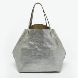 مملوكة مسبقًا Carolina Herrera Matryoshka Metallic Grey Monogram Leather Tote
