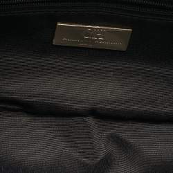 مملوكة مسبقًا حقيبة كتف بسلسلة قلاب بعقدة من جلد منقوش بشعار أسود سي إتش كارولينا هيريرا