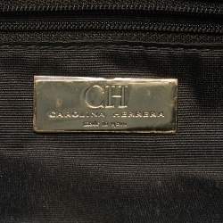 مملوكة مسبقًا حقيبة كتف بسلسلة قلاب بعقدة من جلد منقوش بشعار أسود سي إتش كارولينا هيريرا