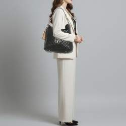 مملوكة مسبقًا CH Carolina Herrera Tassel Black Quilted Leather Hobo