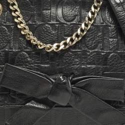 مملوكة مسبقًا حقيبة كتف سي إتش كارولينا هيريرا بأودي بفي بكعب جلد مونوجرامي أسود