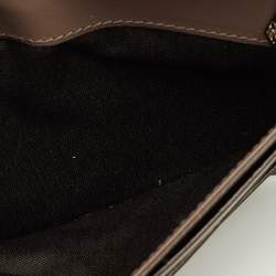 مملوكة مسبقًا محفظة سي إتش كارولينا هيريرا قلاب جلد مونوغرام أسود بالنمط القاري