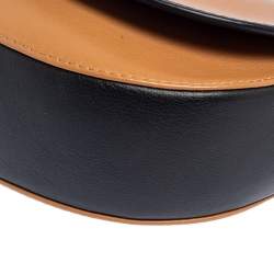 Pre Owned حقيبة كتف كارولينا هيريرا قلاب بسلسلة جلد بني/ أسود  