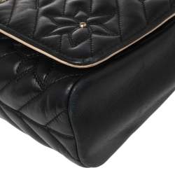 مملوكة مسبقًا حقيبة كتف سي أتش كارولينا هيريرا جلد مبطن بنقشة الزهور أسود سلسلة وقلاب 