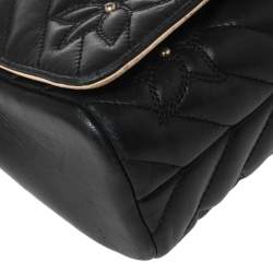 مملوكة مسبقًا حقيبة كتف سي أتش كارولينا هيريرا جلد مبطن بنقشة الزهور أسود سلسلة وقلاب 