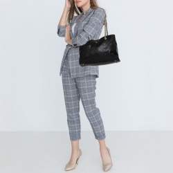 Pre Owned حقيبة يد توتس سي أتش كارولينا هيريرا شوبر جلد نمط مبطن أسود بسلسلة