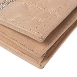 مملوكة مسبقًا CH Carolina Herrera Beige Monogram Quilted Leather Crystal CH Wallet On Chain