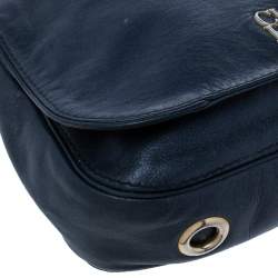 Pre Owned حقيبة كتف سي أتش كارولينا هيريرا جلد أزرق كحلي بسلسلة وقلاب 