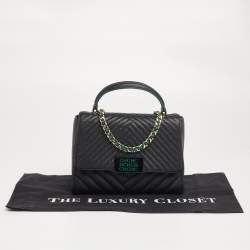 مملوكة مسبقًا CH Carolina Herrera Black Quilted Leather Flap Top Handle Bag