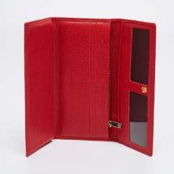 مملوكة مسبقًا محفظة سي أتش كارولينا هيريرا جلد أحمر طويلة ثلاثية الطية